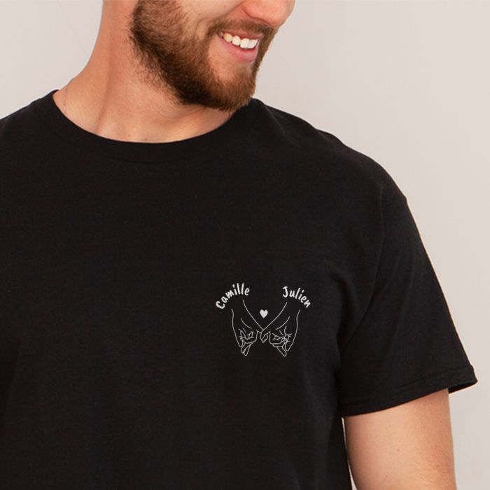 T-shirt personnalisé avec mains et texte